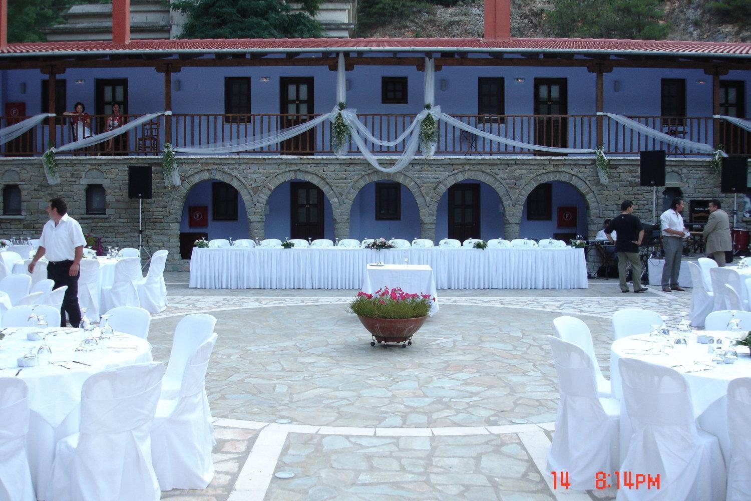 Frontzu Politia Hotel Янина Екстериор снимка