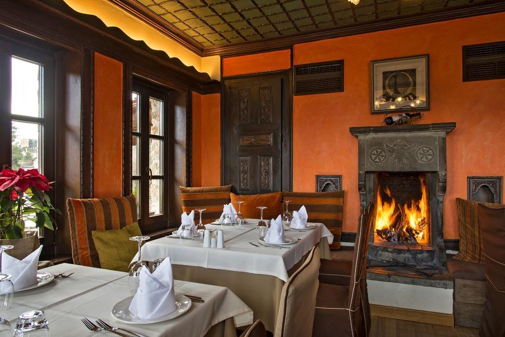 Frontzu Politia Hotel Янина Екстериор снимка