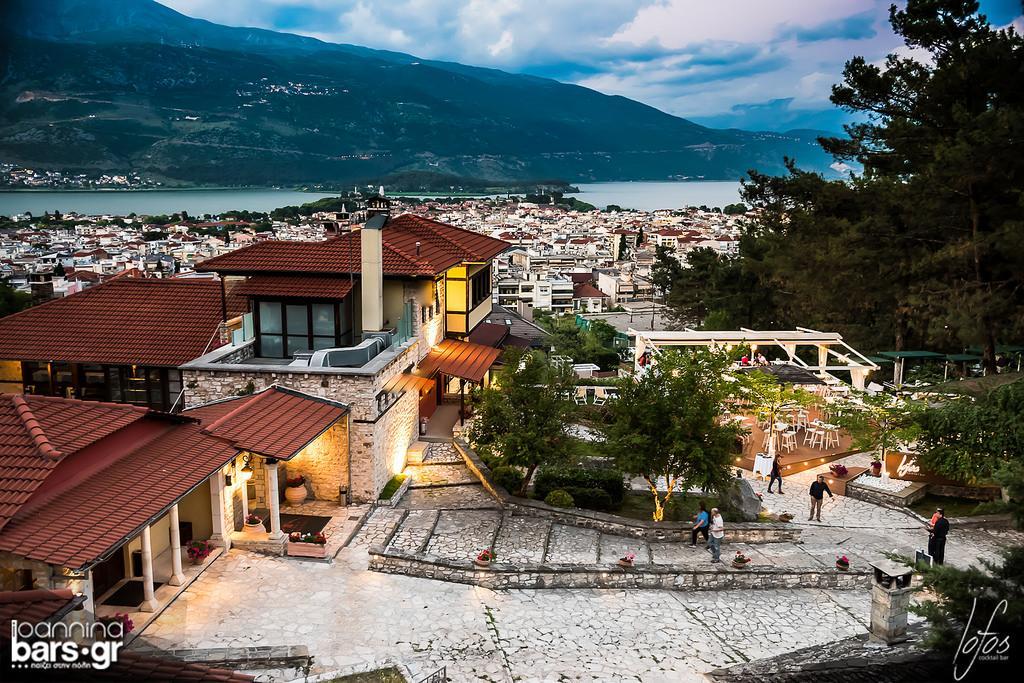 Frontzu Politia Hotel Янина Екстериор снимка
